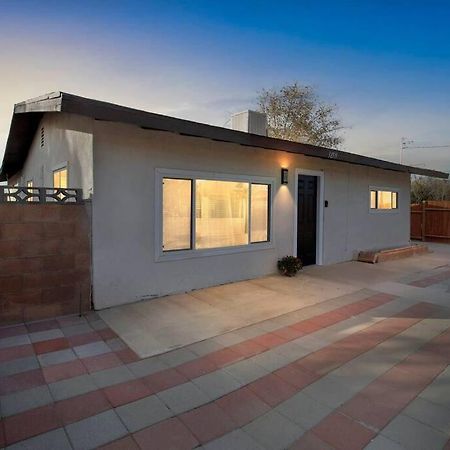 Modern City Ranch 3 Bdrm Family Home Access By Dirt Road Palmdale Εξωτερικό φωτογραφία