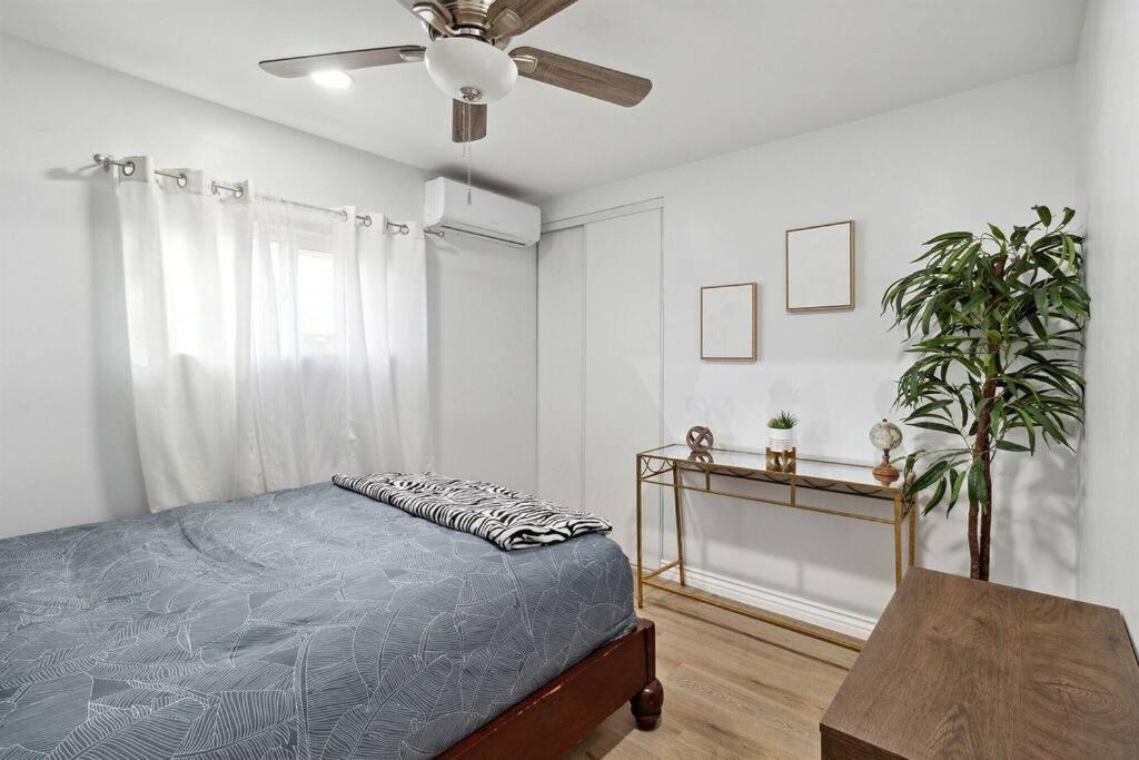 Modern City Ranch 3 Bdrm Family Home Access By Dirt Road Palmdale Εξωτερικό φωτογραφία