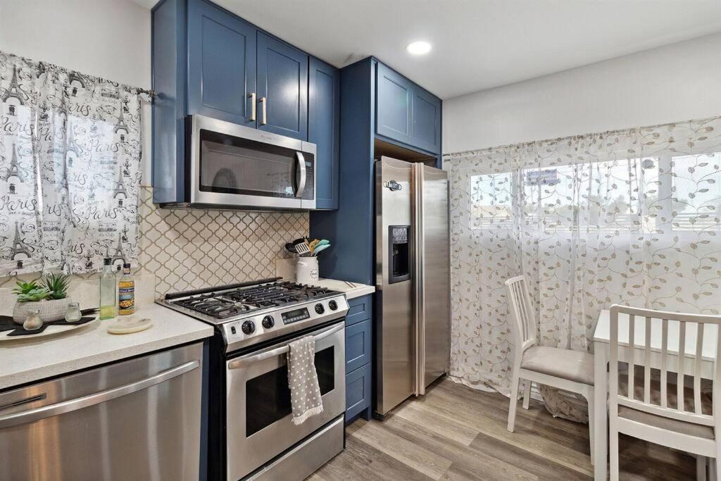 Modern City Ranch 3 Bdrm Family Home Access By Dirt Road Palmdale Εξωτερικό φωτογραφία